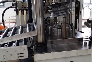 寶鋼自動化模具生產(chǎn)線